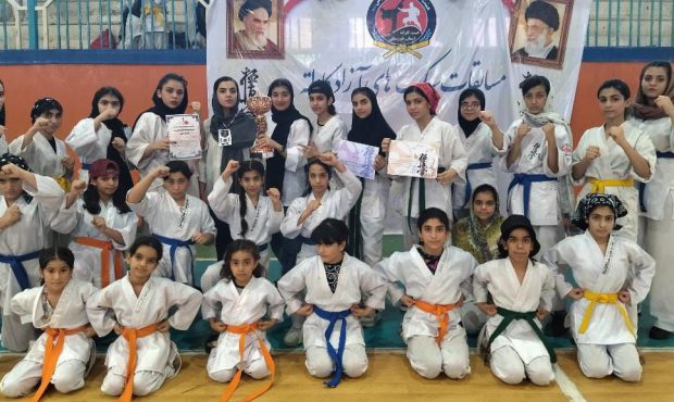 افتخار آفرینی بانوان رامشیری در مسابقات استانی کاراته